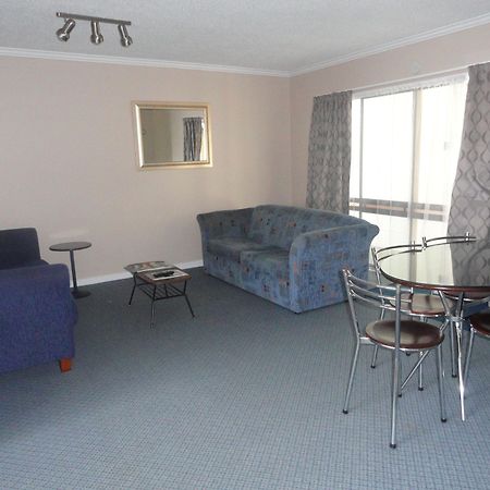 Hawks Inn Motel Upper Hutt Exterior foto